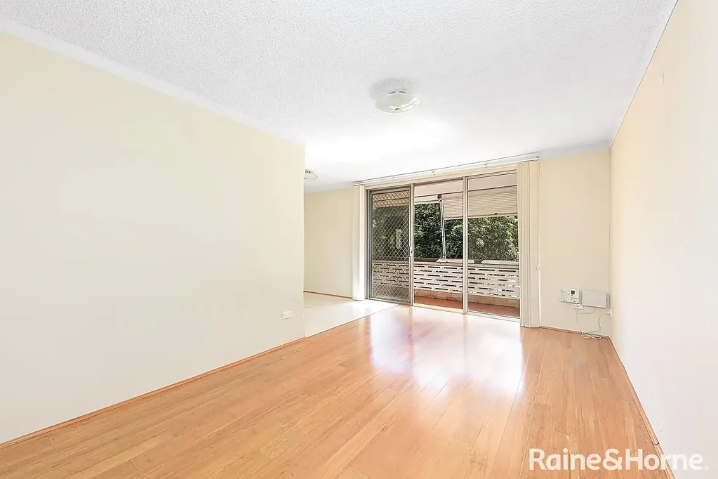 Fully renovated 3 bedroom 2nd floor apartment