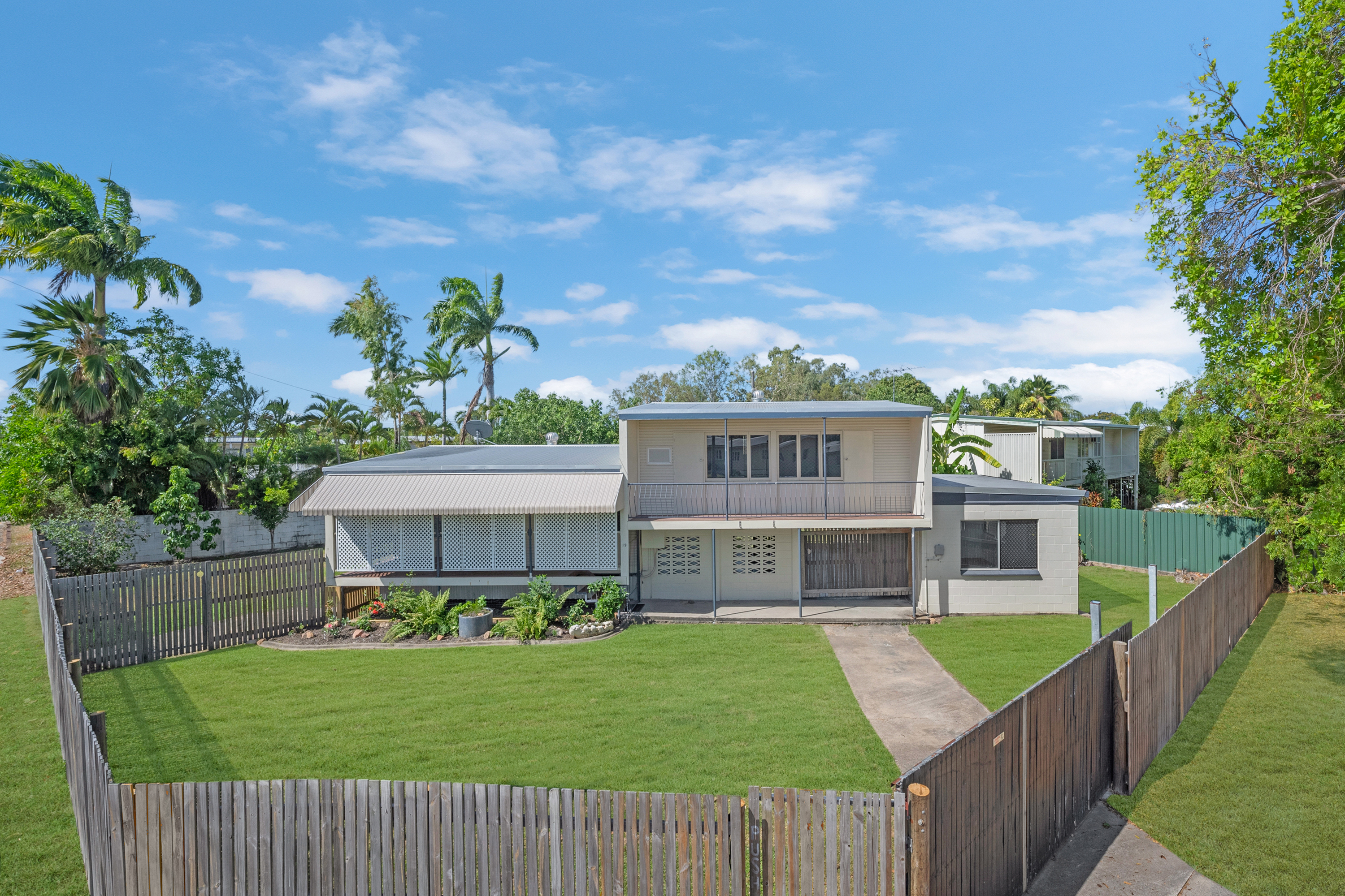 19 LINDEMAN AV, CRANBROOK QLD 4814, 0 habitaciones, 0 baños, House