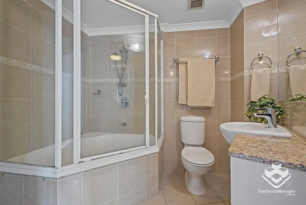 Luxurious High-Floor 2 Bedroom Apartment with Stunning River & City Views � Prime CBD Location
