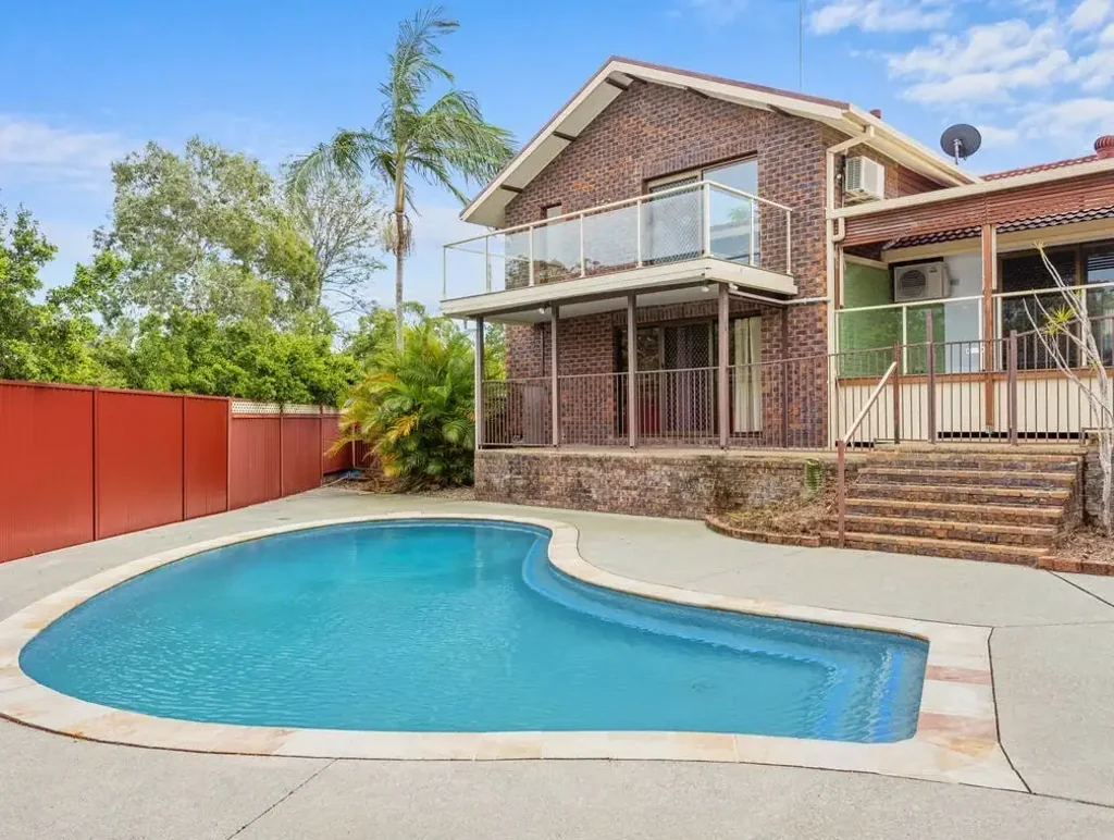 Spacious  Five Bedroom Home with Pool