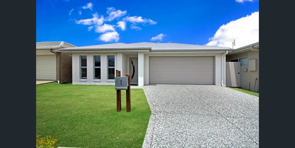Family home in Caloundra West with a Pool!