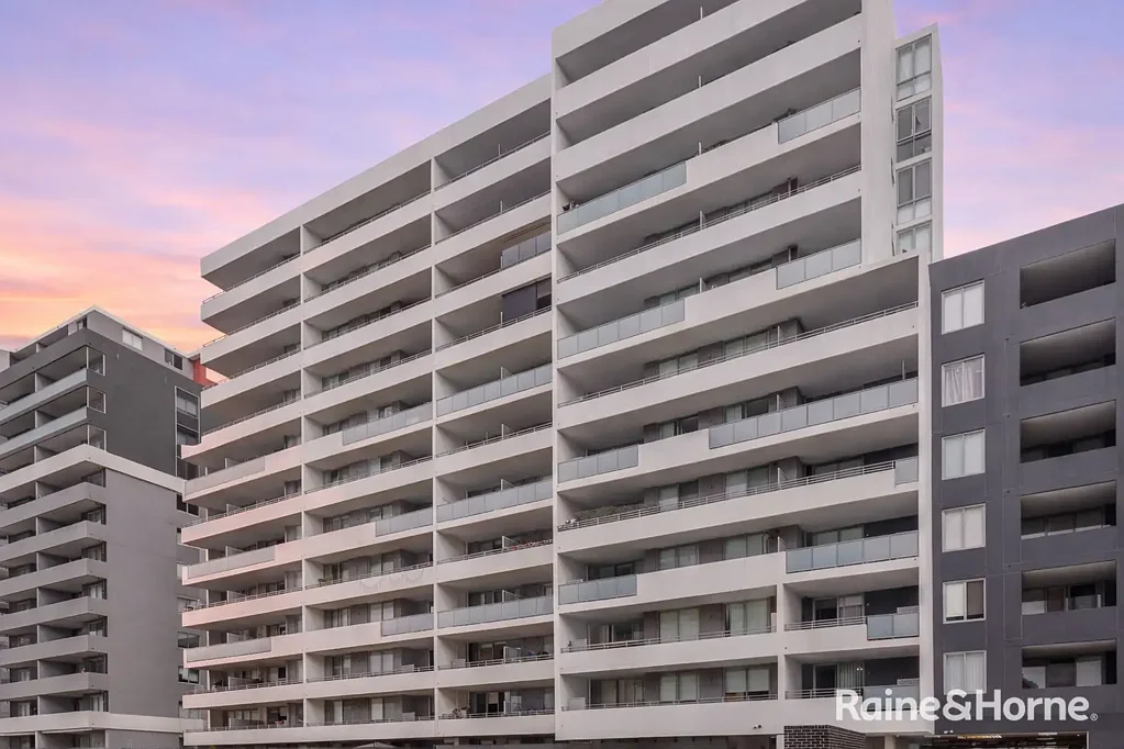 Merrylands 3 Slaapkamer Elevated Penthouse  Top Floor Three-Bedroom Apartment
