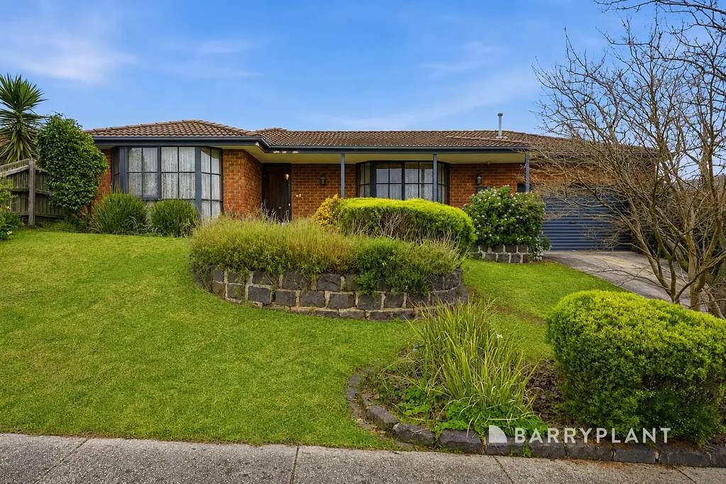 Narre Warren 3Kwarto A Solid Family Home with Space, Potential & a Great Backyard