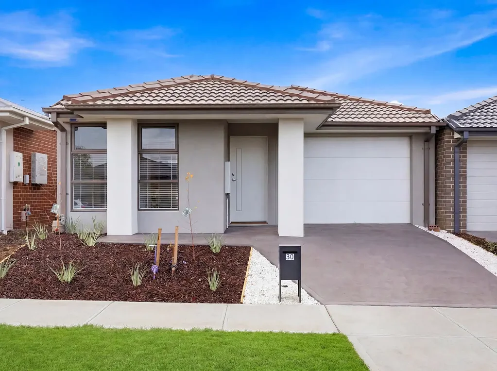 NEW BUILD HOME FOR RENT IN WERRIBEE