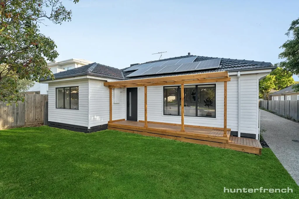 1/1 Almond Avenue, Brooklyn, VIC 3012