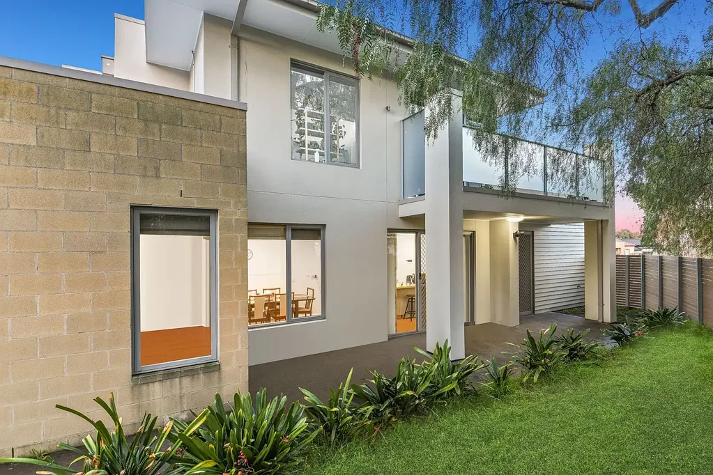 Keysborough 2 Bedroom The Brief: Walk to Keysborough Gardens Primary and Keysborough South shops