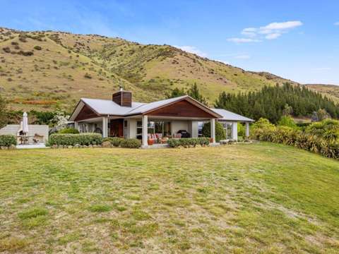 Hurunui  River Retreat Plus BnB Income