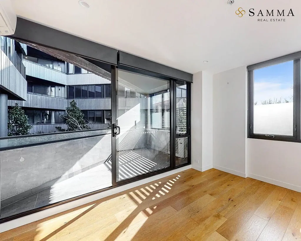 Hawthorn East Gem: Spacious 1BR/1BA with Secure Parking & Modern Vibes!
