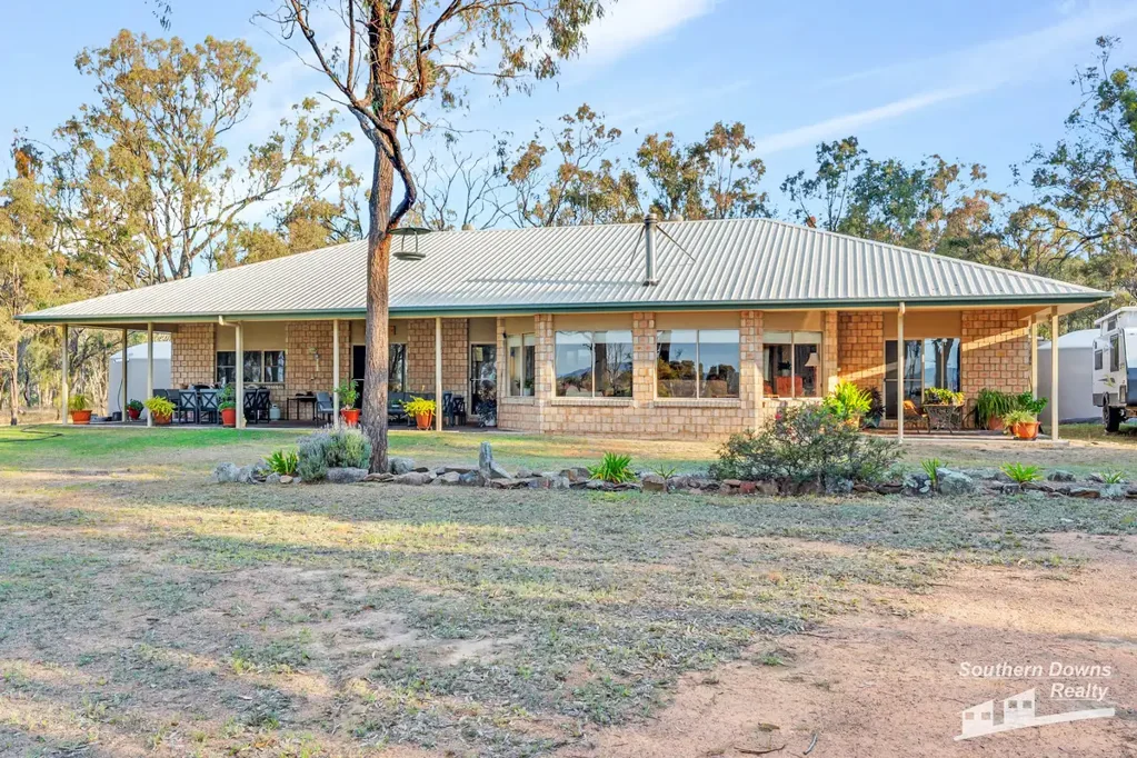 Leslie Dam NATURE RETREAT WITH STUNNING WATER VIEWS ON 98 ACRES