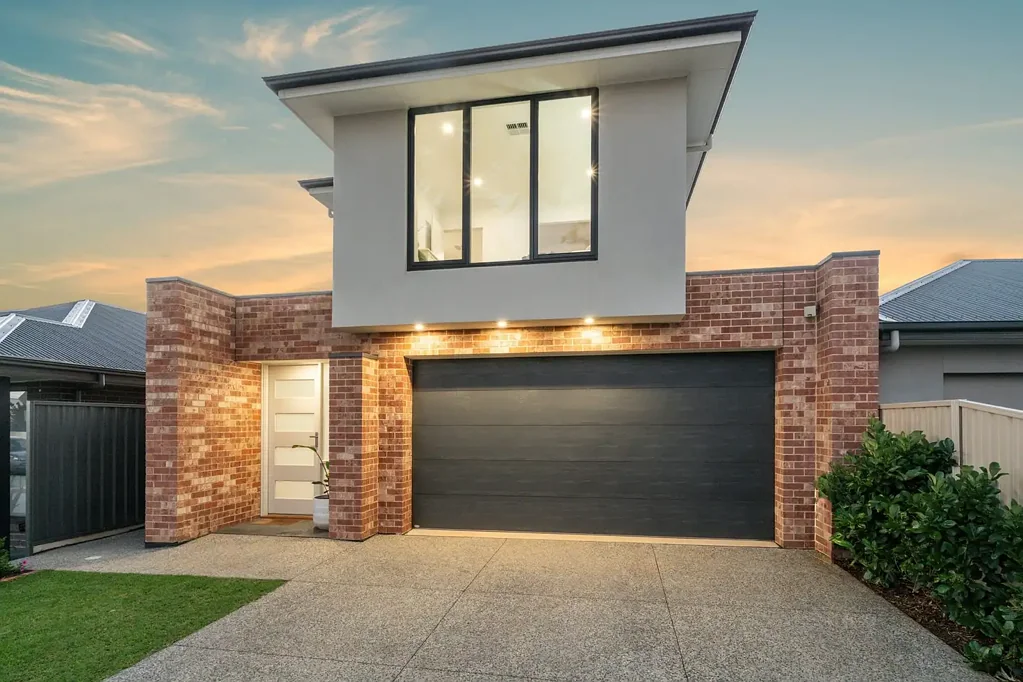 Warradale 4Phòng ngủ Statement made; coastal polish with a family pulse and an entertainer’s edge