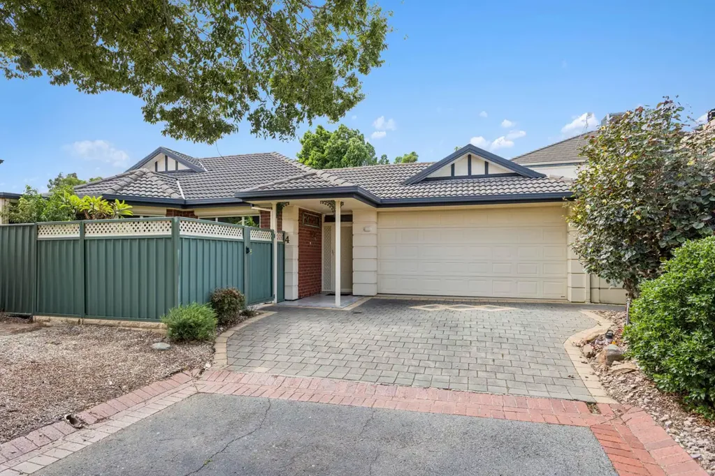 4 Greenleaf Court, Mawson Lakes, SA 5095