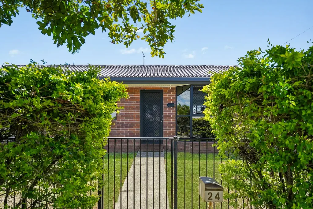 Donnybrook 3कमरा Beautiful Block, Cutest Cottage, Potential Plus!