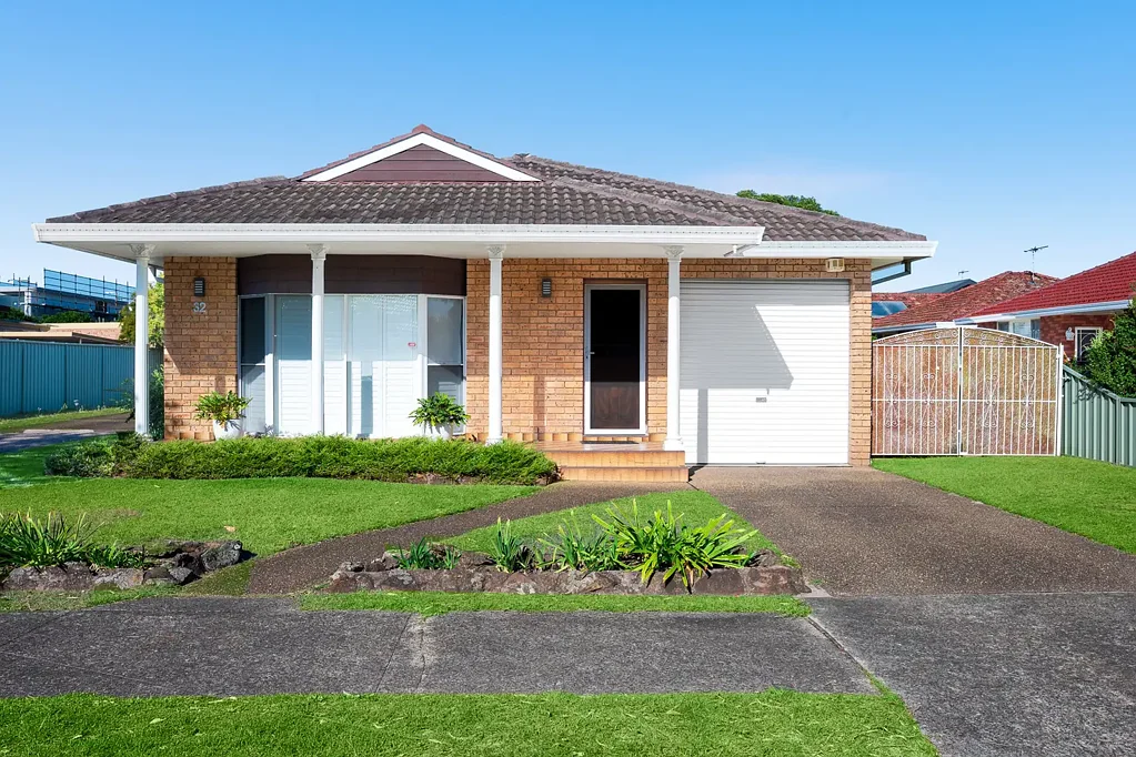 Spacious & Convenient Freestanding Villa