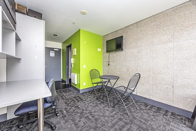 Your Furnished City Retreat Moments from the Waterfront