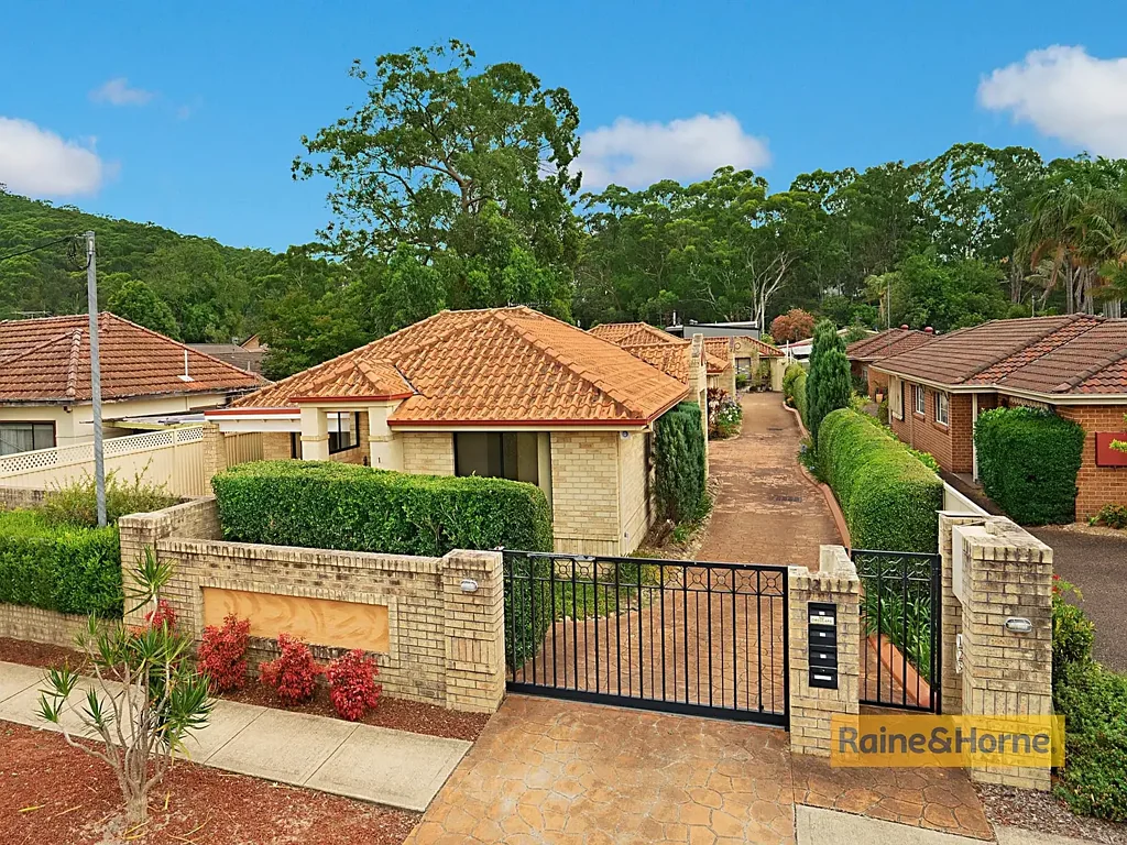 NEAT & TIDY VILLA IN ETTALONG BEACH