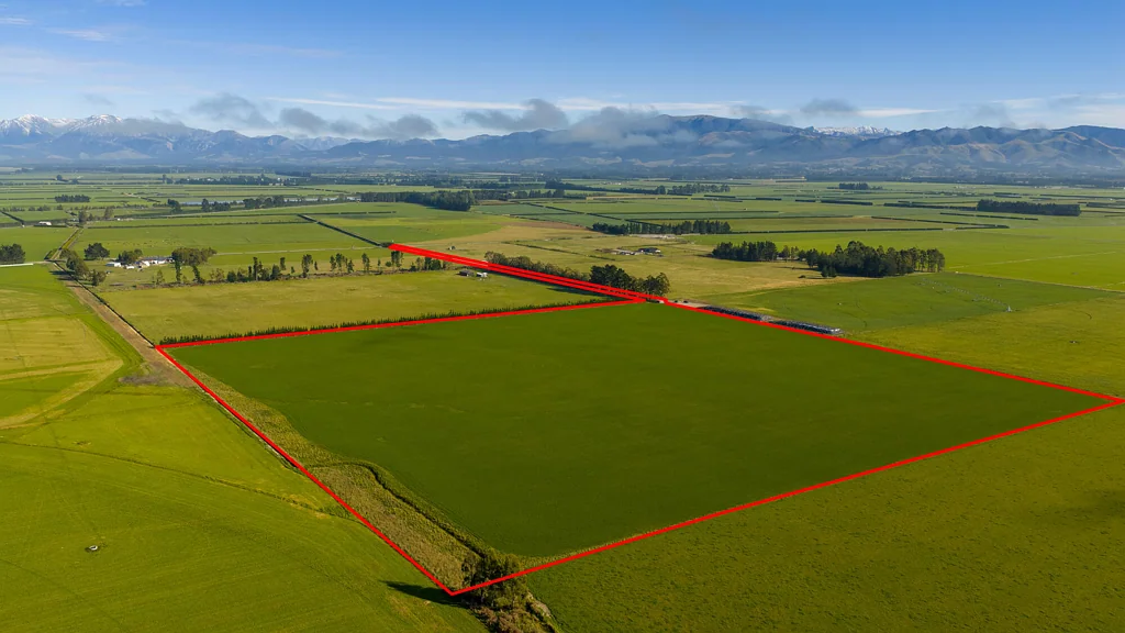 Oxford 13.6 hectares of lucerne with power and water