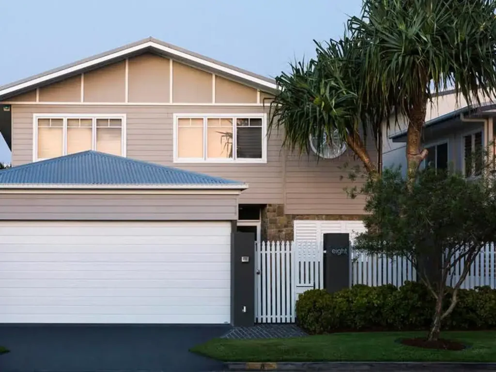 Beachside Luxury in the Heart of Mermaid Beach