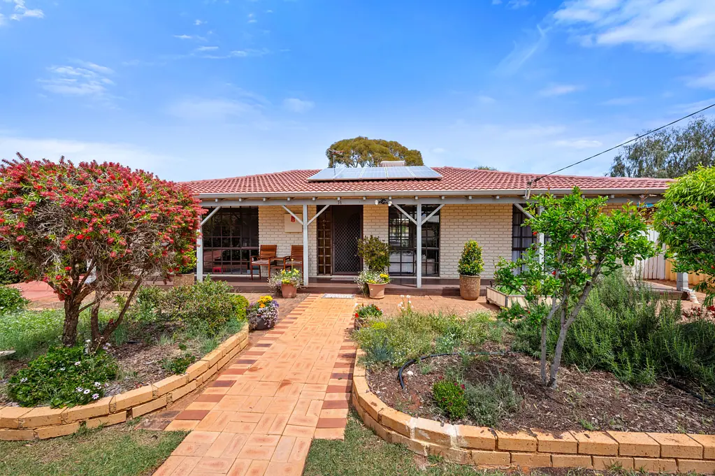 14 O'Connor Way, West Lamington, WA 6430