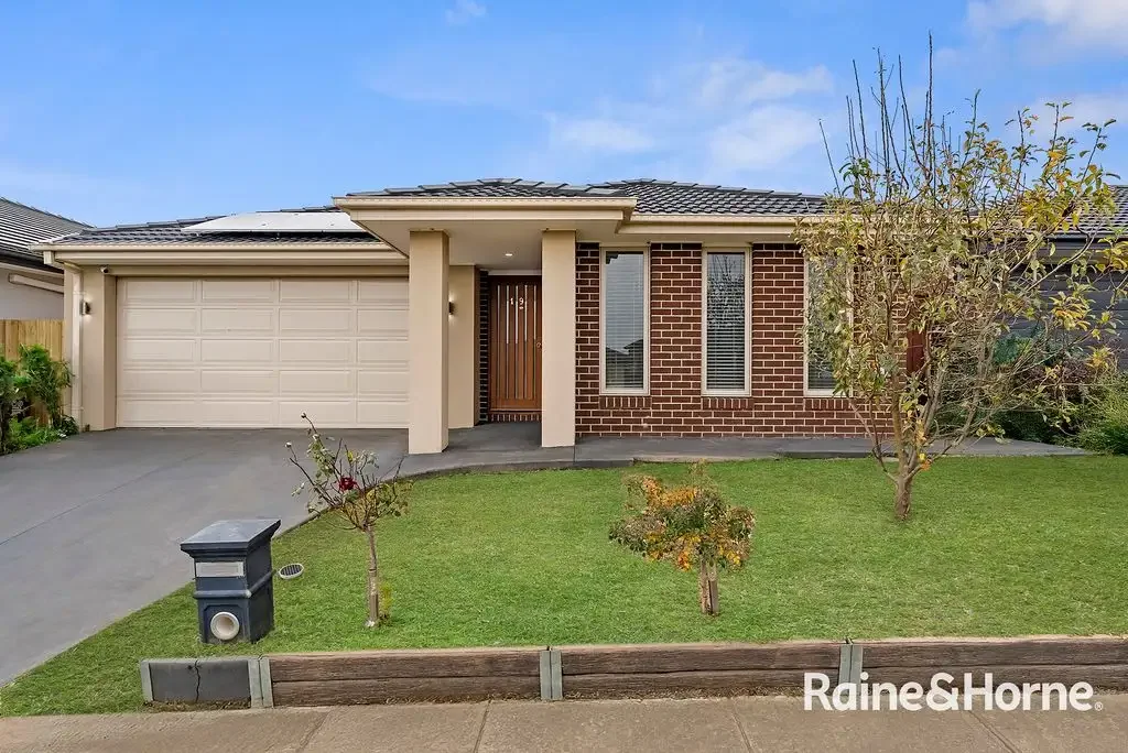 Four Bedroom house in Clyde North!