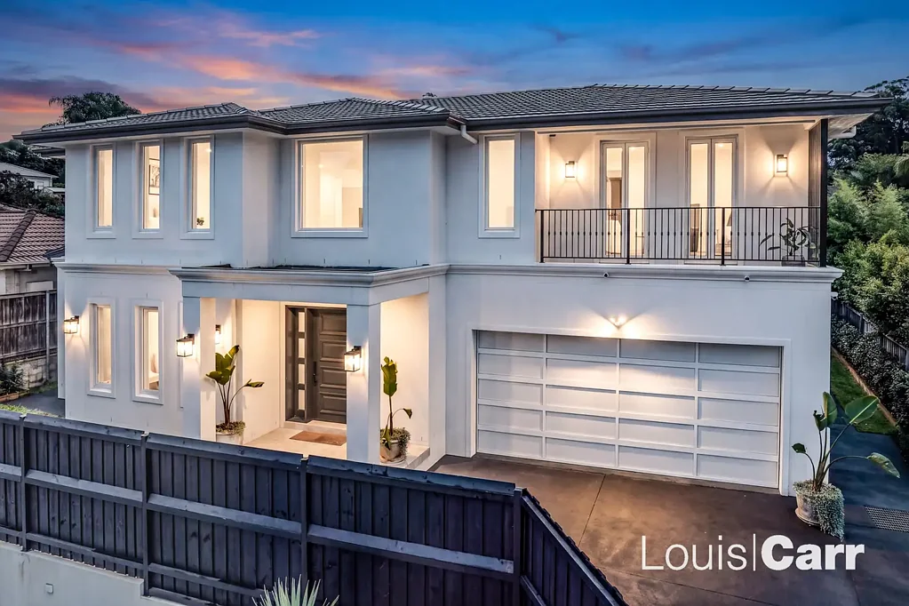 West Pennant Hills 5 Slaapkamer Luxe Lifestyle: Brand New Multi-Gen Residence with Double Brick Construction zoned Cherrybrook Public Catchment