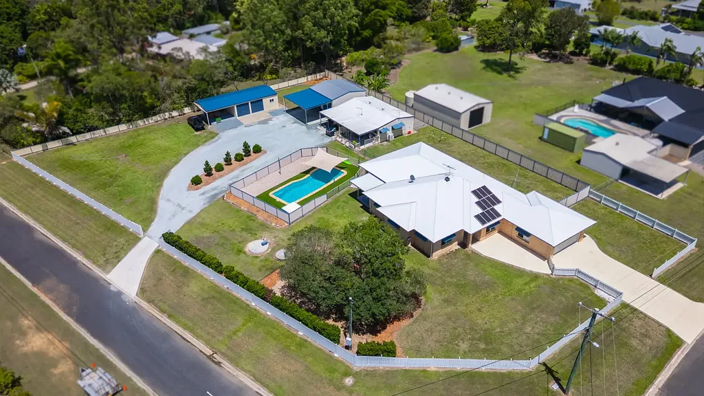 Upper Caboolture 5 Slaapkamer Dual Living Acreage Lifestyle with All The Extras