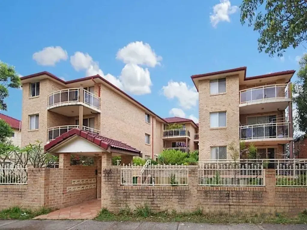 Ground Floor Spacious Unit