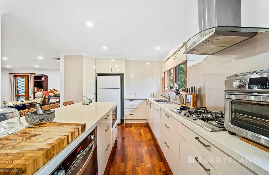 Contemporary and Modern Living in North Side Berwick!