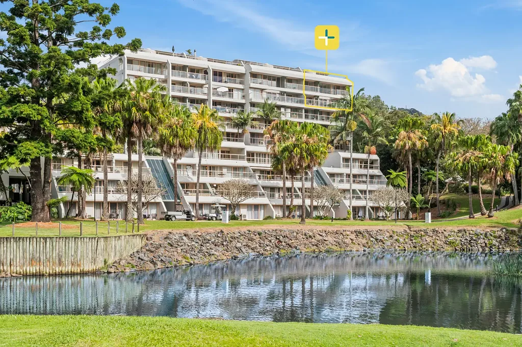 Coffs Harbour 3房  Spectacular 320sqm Sky Home With Water Views