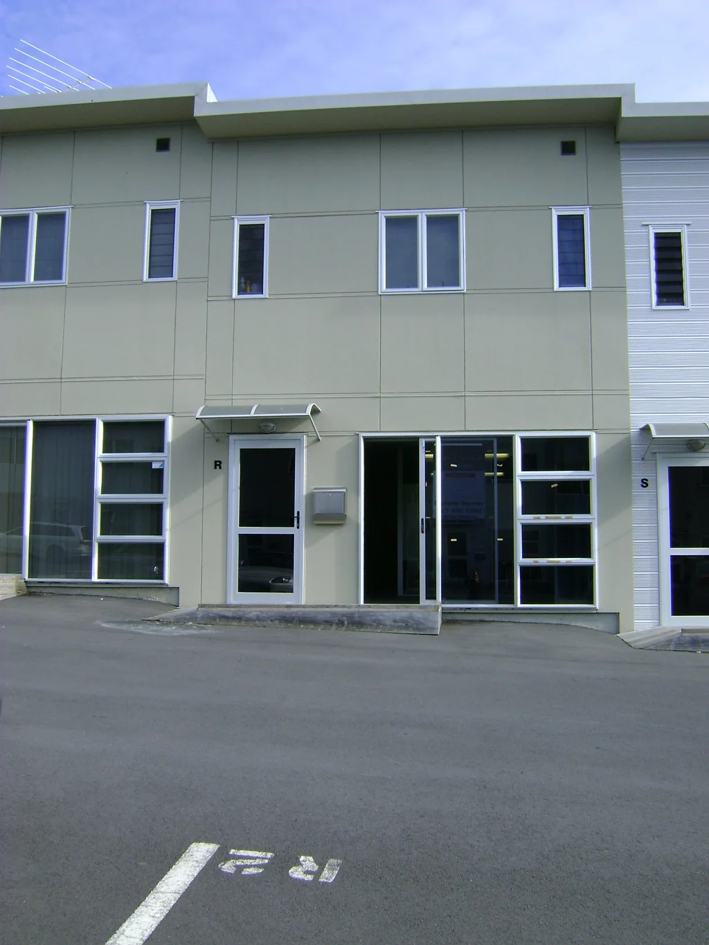 Albany VALUE 50M2 GROUND FLOOR OFFICE