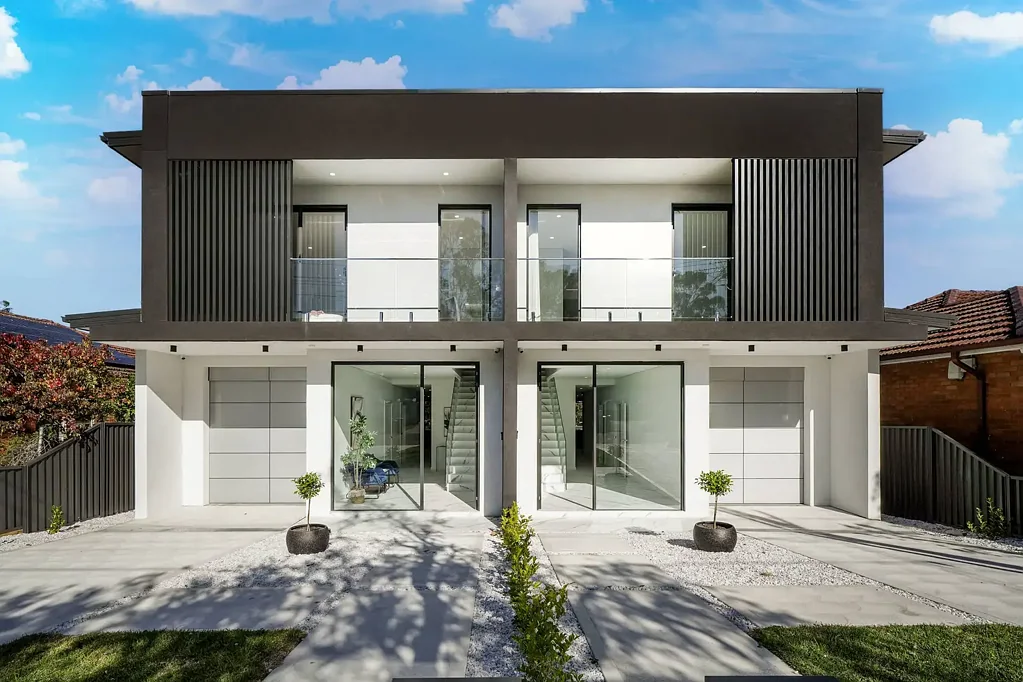 Chester Hill 5બેડરૂમ BRAND NEW FULL BRICK DUPLEX