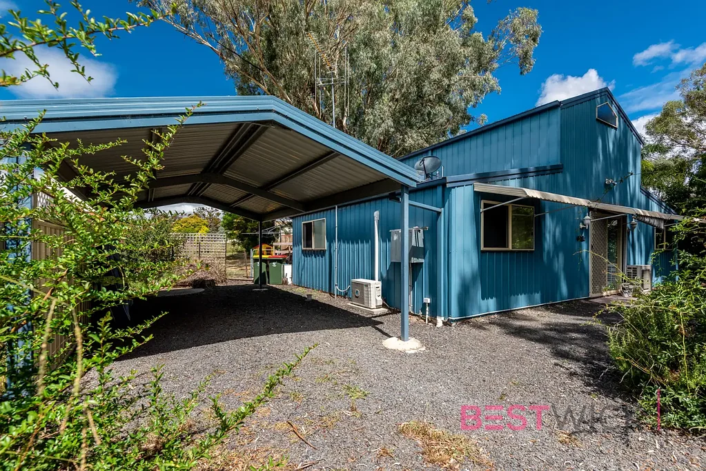 Peaceful Living - 3 Bedroom Home Among the Gum Trees