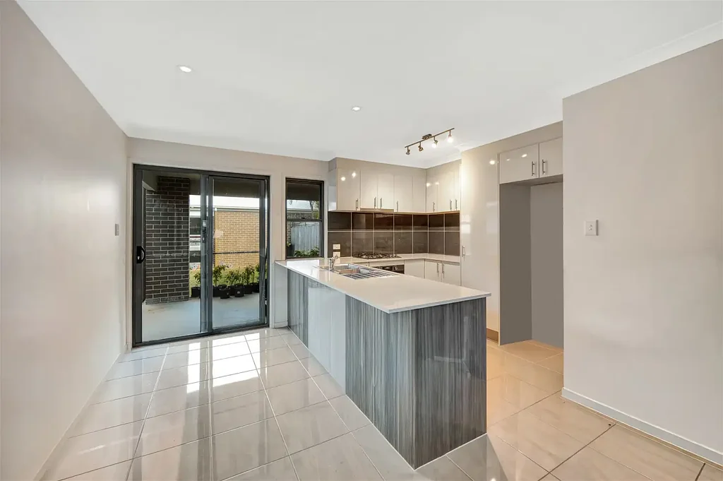 Clinton 3房  Modern Townhouse in a Convenient Clinton Location - No Body Corporate