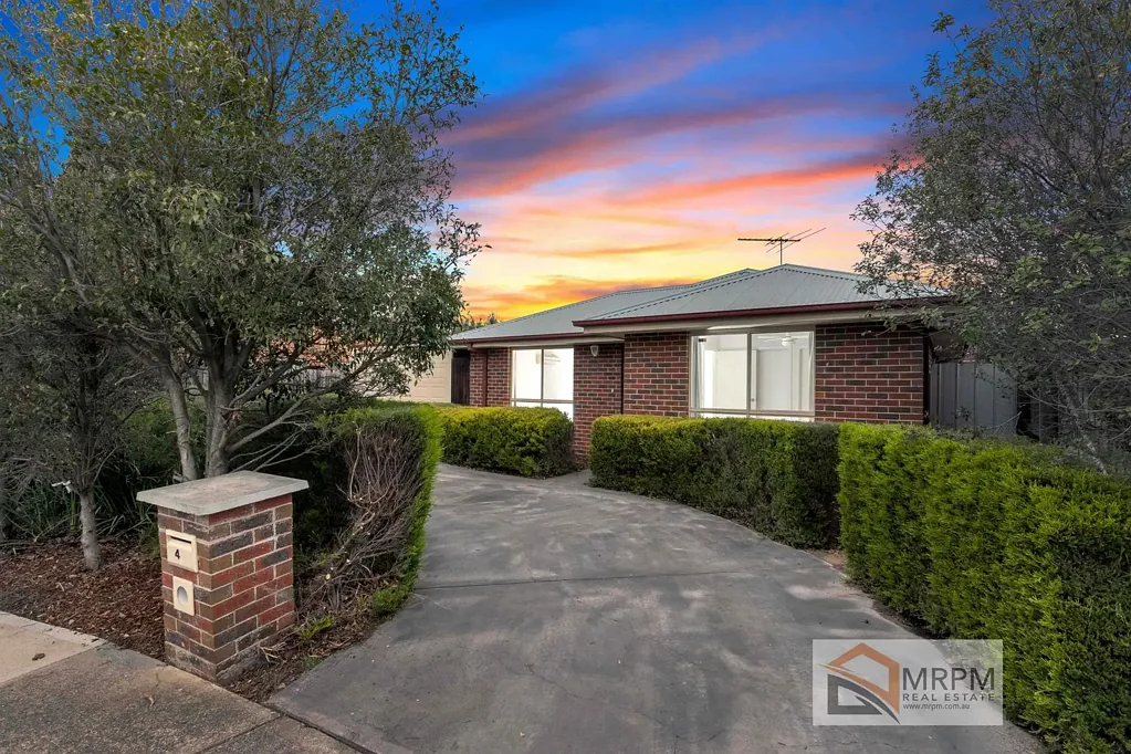Immaculate & comfortable residence
