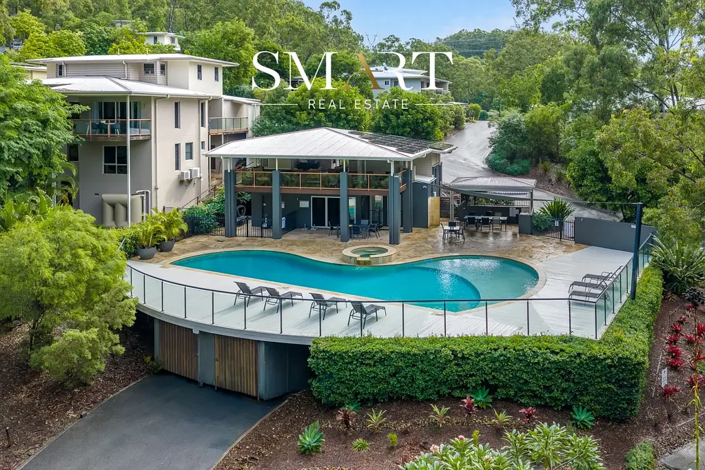Mudgeeraba 4房  Hidden Treehouse Retreat in Prestigious Gated Jacaranda Estate!