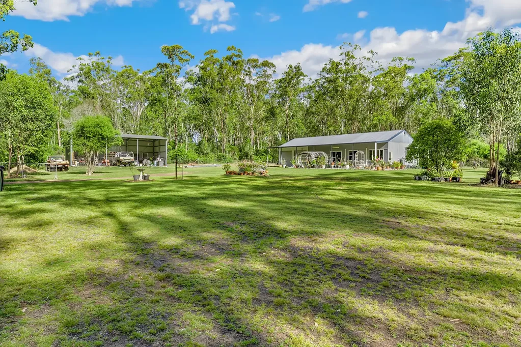 Struck Oil 3 Bedroom Expansive Rural Lifestyle on 32.52 Hectares