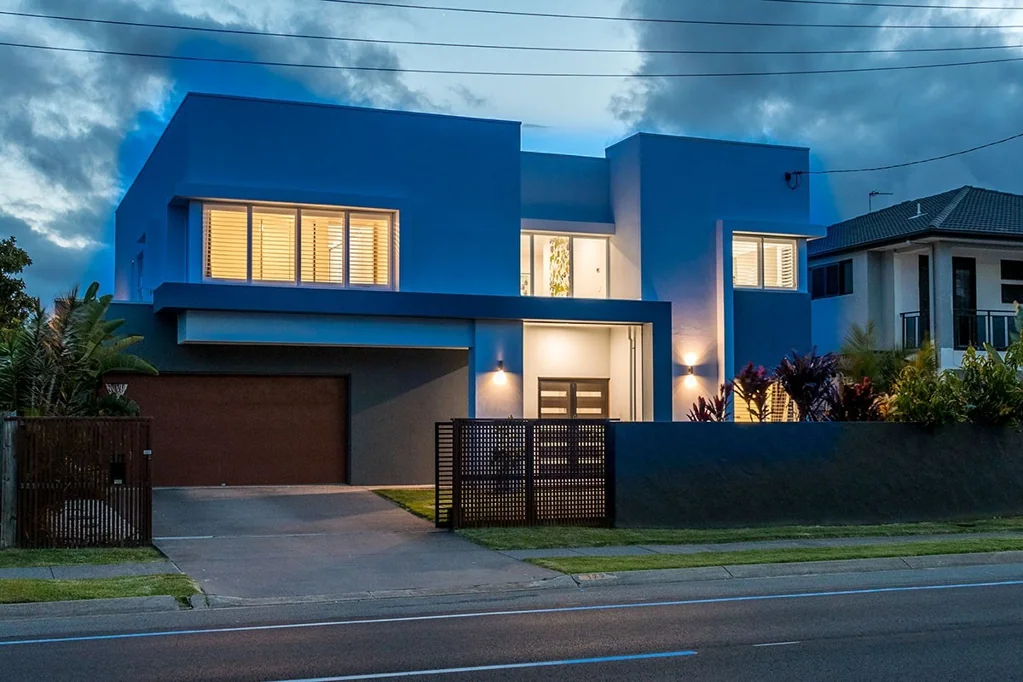 COMFORTABLE, STYLISH MODERN LIVING