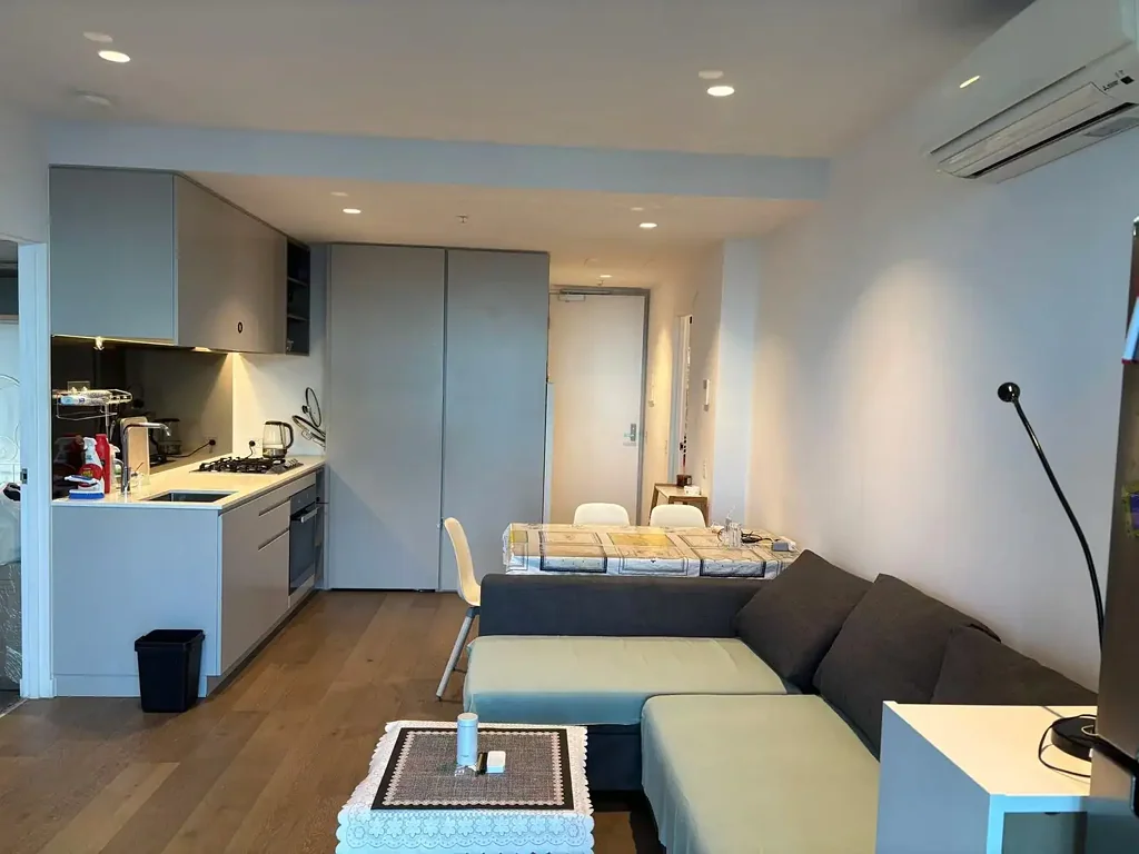 Modern 2 Bedroom Furnished Apartment in the Heart of Melbourne CBD – Victoria One