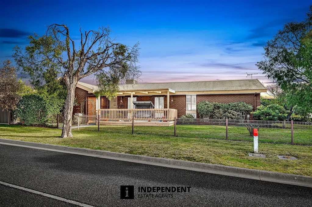 94 Sladen Street, Cranbourne, VIC 3977