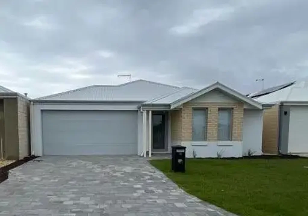 Lovely 4 x 2 Family Home in Lakelands