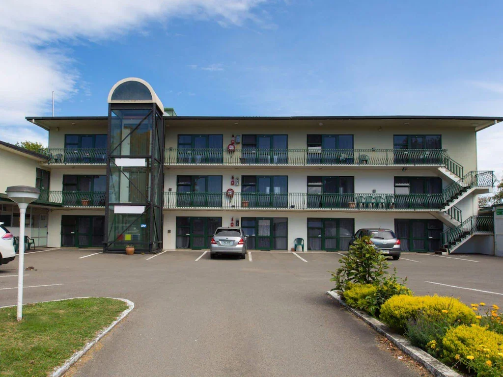 Glenholme High Exposure Fenton Street FHGC Motel
