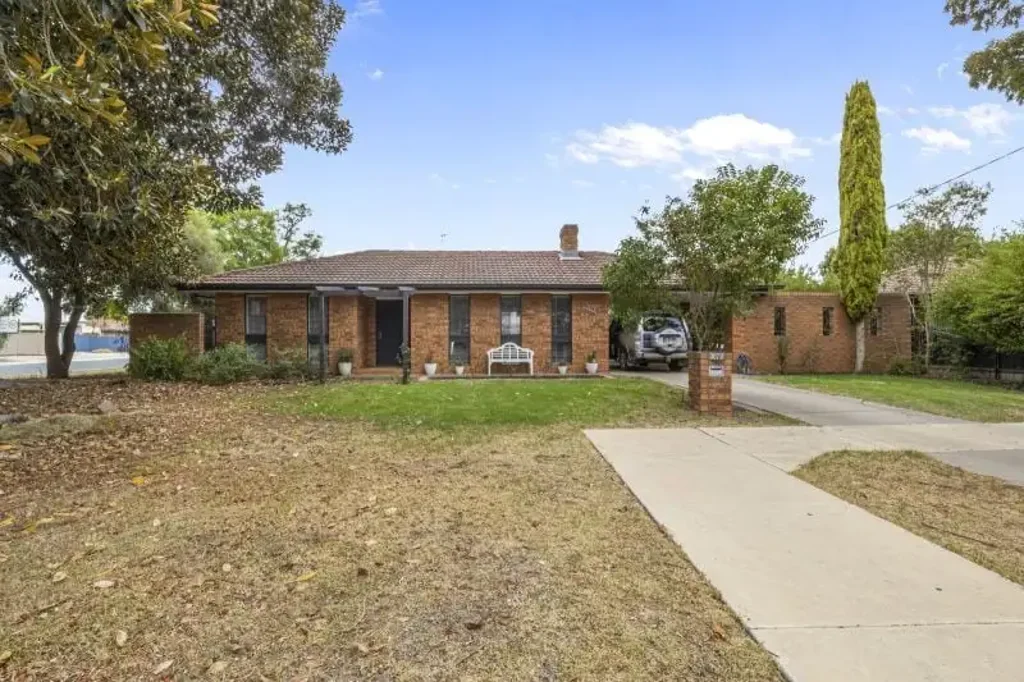 Deniliquin 4 Bedroom Beautifully Renovated 4-Bedroom Brick Home