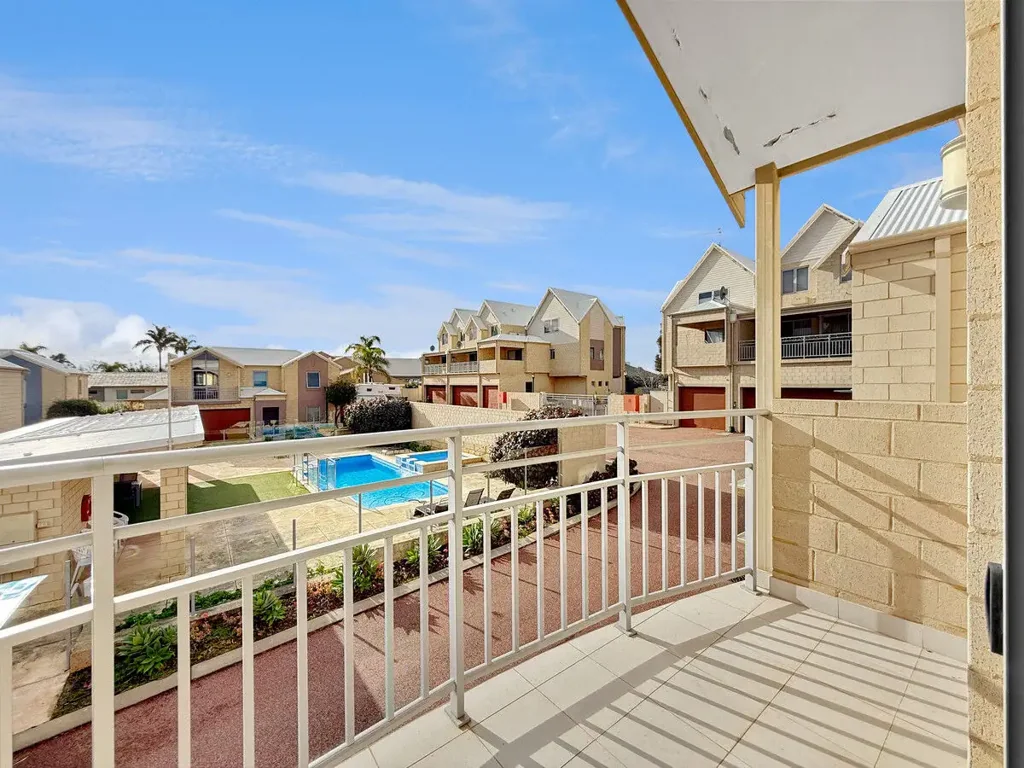 Resort-Style Living in the Heart of Mandurah – Fully Furnished & Ready to Move In