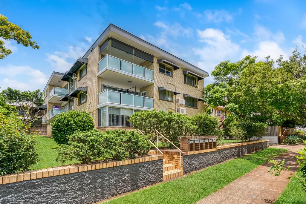 Clayfield 3ਬੈੱਡਰੂਮ Top Floor Living in the Heart of Clayfield