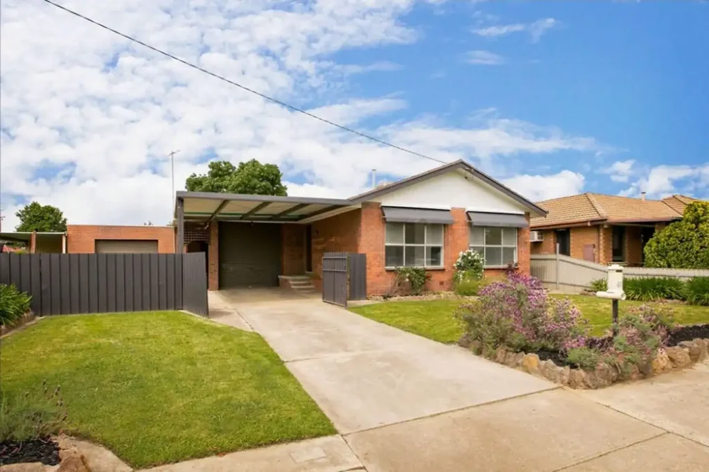 405 Lawrence Street, West Wodonga, VIC 3690