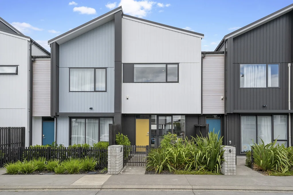 Modern 2-Bedroom Townhouse in the Heart of Hobsonville