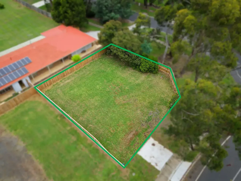 Drouin Prime Corner Block in an Ideal Location!