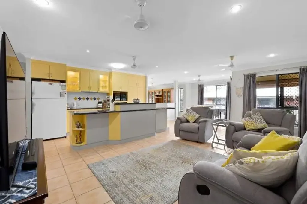 63 Pioneer Street, Glenella, QLD 4740