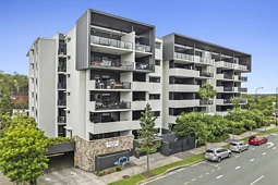 302/6 High Street, Sippy Downs