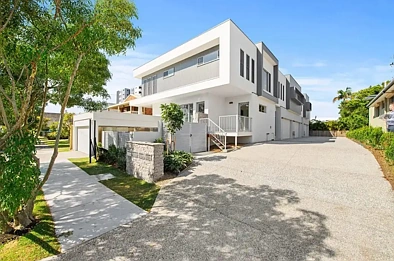 Mermaid Beach 3 Slaapkamer Coastal Luxury Just Metres from the Sand in the Heart of Mermaid Beach