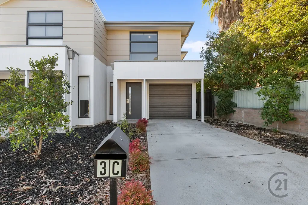 Modern 3BR Townhouse with 2 ½ Bathrooms and all the Modern-Day Features